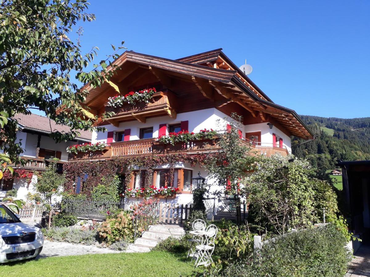 Haus Erika Lägenhet Brixen im Thale Exteriör bild